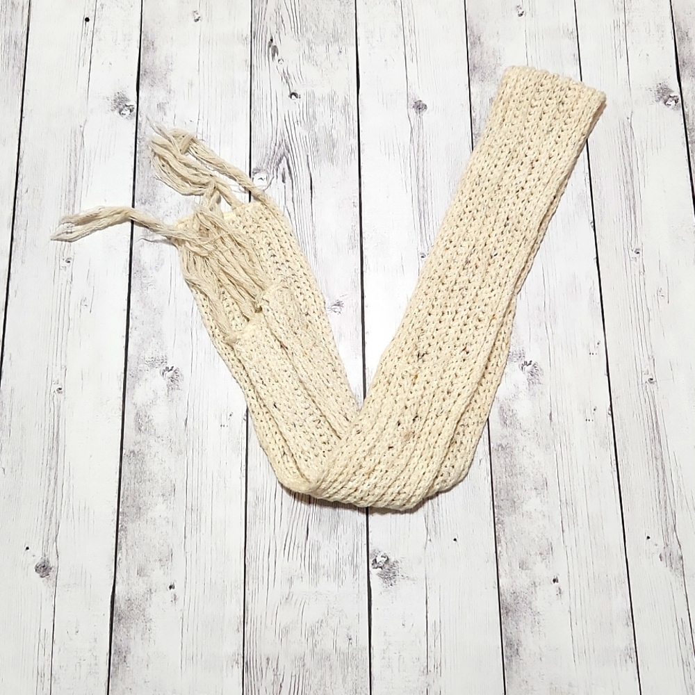 Cream colored scarf - Picture 1 of 3